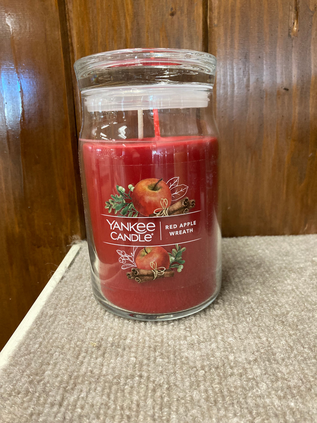 Red Apple Wreath Large Yankee Candle