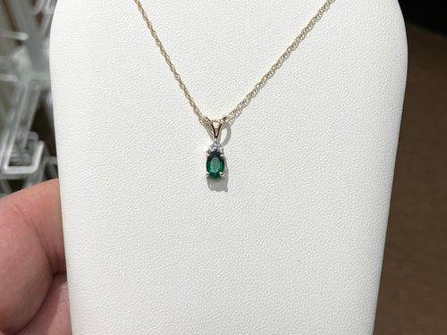 Emerald And Diamond Gold Necklace