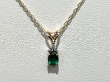 Laden Sie das Bild in den Galerie-Viewer, Emerald And Diamond Gold Necklace