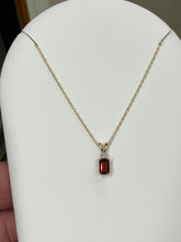 Charger l&#39;image dans la galerie, Garnet And Diamond Gold Necklace