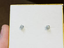 Cargar imagen en el visor de la galería, Half Carat Natural Diamond Earrings