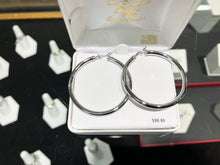 Laden Sie das Bild in den Galerie-Viewer, Silver Hoop Earrings