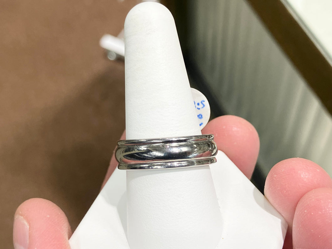 Men's Titanium Wedding Ring