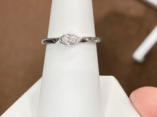 Load image into Gallery viewer, Silver Diamond Ring 0.05 Carats