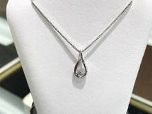 Cargar imagen en el visor de la galería, Silver Diamond Pendant With Adjustable Chain