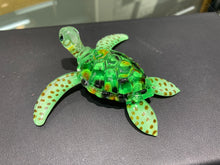 Cargar imagen en el visor de la galería, Green Sea Turtle Glass Figurine