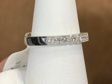 Cargar imagen en el visor de la galería, White Gold Diamond Wedding Ring