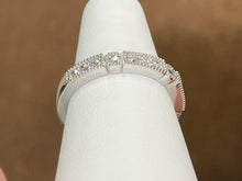 Cargar imagen en el visor de la galería, White Gold Diamond Wedding Ring