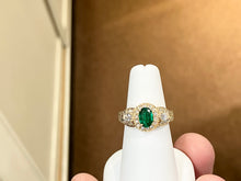 Laden Sie das Bild in den Galerie-Viewer, Emerald And Diamond Gold Ring