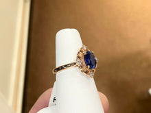 Laden Sie das Bild in den Galerie-Viewer, Sapphire And Diamond Rose Gold Ring