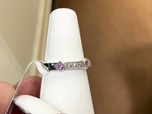 Laden Sie das Bild in den Galerie-Viewer, Natural Pink Sapphire And Diamond White Gold Ring