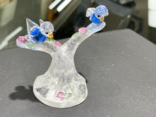 Laden Sie das Bild in den Galerie-Viewer, Blue Songbirds Crystal Figurine