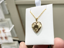 Cargar imagen en el visor de la galería, Gold Filled Heart Locket