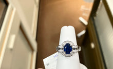 Laden Sie das Bild in den Galerie-Viewer, Natural Sapphire And Diamond White Gold Ring