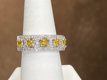 Laden Sie das Bild in den Galerie-Viewer, Natural Yellow Sapphire And Diamond Ring