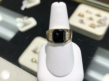 Cargar imagen en el visor de la galería, Gold Onyx And Diamond Ring