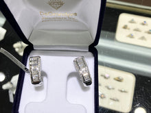 Cargar imagen en el visor de la galería, White Gold Natural Diamond Omega Back Earrings