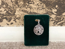 Laden Sie das Bild in den Galerie-Viewer, Sand Dollar Silver Charm