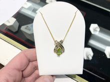 Load image into Gallery viewer, Peridot Gold Pendant