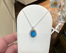 Laden Sie das Bild in den Galerie-Viewer, Blue Topaz And Diamond Gold Pendant And Chain