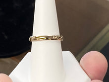 Charger l&#39;image dans la galerie, Gold Wedding Ring 3 Millimeters Wide