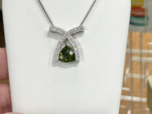 Cargar imagen en el visor de la galería, Green Tourmaline And Diamond White Gold Pendant