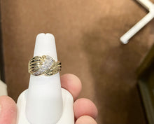 Load image into Gallery viewer, Natural Diamond Gold Ring 0.27 Carats