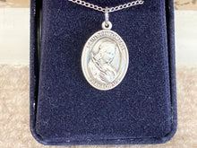 Cargar imagen en el visor de la galería, Saint Philomena Silver Pendant With Chain Religious