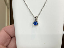 Laden Sie das Bild in den Galerie-Viewer, Natural Blue Sapphire White Gold Pendant