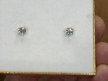 Cargar imagen en el visor de la galería, Natural Diamond Stud Earrings White Gold 0.74 Carats