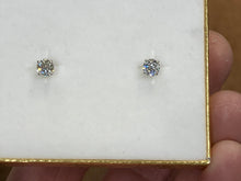 Cargar imagen en el visor de la galería, Natural Diamond Stud Earrings White Gold 0.74 Carats