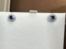 Laden Sie das Bild in den Galerie-Viewer, Natural Sapphire And Diamond White Gold Earrings