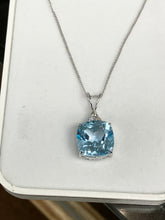 Cargar imagen en el visor de la galería, Blue Topaz And Diamond White Gold Pendant