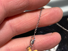 Cargar imagen en el visor de la galería, Lab Created Radiant Cut Diamond With White Gold Chain