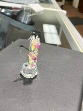 Laden Sie das Bild in den Galerie-Viewer, Angel Heart Orchid Crystal Figurine