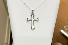 Cargar imagen en el visor de la galería, Sterling Silver Cross And Chain