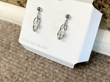 Cargar imagen en el visor de la galería, Sterling Silver Caged  Fresh Water Pearl Dangle Earrings