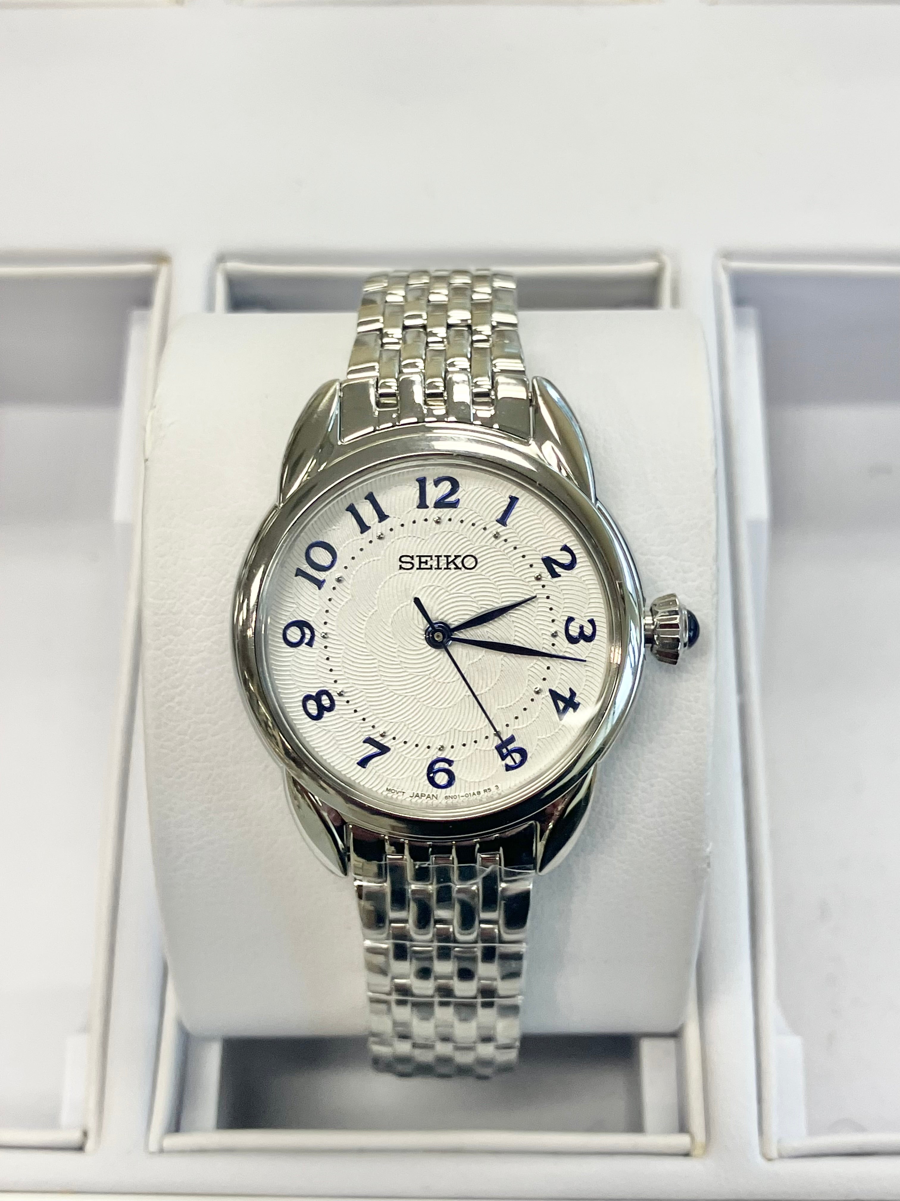 【SEIKO】Essentials Quartz Silver Dial Ladies Watch Seiko Essentials Quartz Silver Dial Ladies Watch SWR073