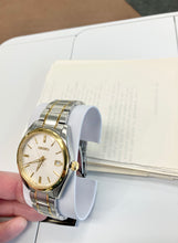 Load image into Gallery viewer, Men&#39;s Seiko Gold And Silver Stainless Steel Watch