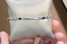 Charger l&#39;image dans la galerie, Sapphire And Diamond Silver Bracelet