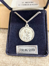 Laden Sie das Bild in den Galerie-Viewer, Saint Anthony And Saint Francis Silver Pendant And Chain