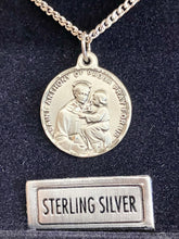 Laden Sie das Bild in den Galerie-Viewer, Saint Anthony And Saint Francis Silver Pendant And Chain
