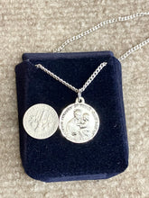 Laden Sie das Bild in den Galerie-Viewer, Saint Anthony And Saint Francis Silver Pendant And Chain