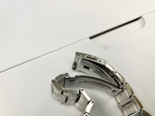 Laden Sie das Bild in den Galerie-Viewer, Seiko Stainless Steel Watch With Date Calendar