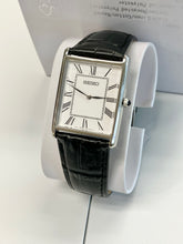 Laden Sie das Bild in den Galerie-Viewer, Seiko Stainless Steel Watch With Black Leather Strap