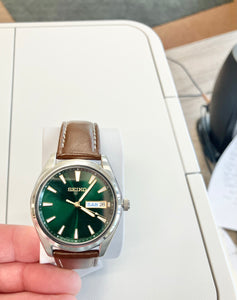 Seiko Leather Strap Watch Green Dial With Day/Date Calendar