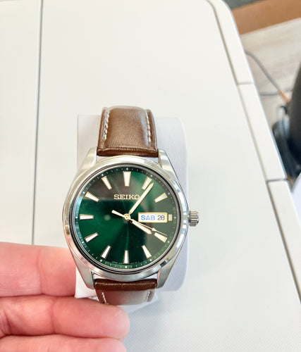 Seiko Leather Strap Watch Green Dial With Day/Date Calendar