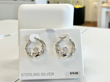 Cargar imagen en el visor de la galería, Silver Claddagh Hoop Earrings