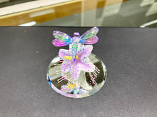 Cargar imagen en el visor de la galería, Dragon Fly, Lavender Lily Glass Figurine