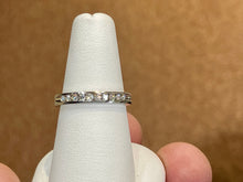 Cargar imagen en el visor de la galería, Channel Set Diamond Wedding Ring 0.25 Carats